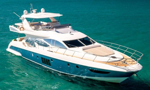 2011 Azimut 70 Flybridge yacht for sale in Dubai, UAE